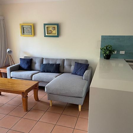 The York Beachfront Holiday Apartments Yorkeys Knob Екстериор снимка
