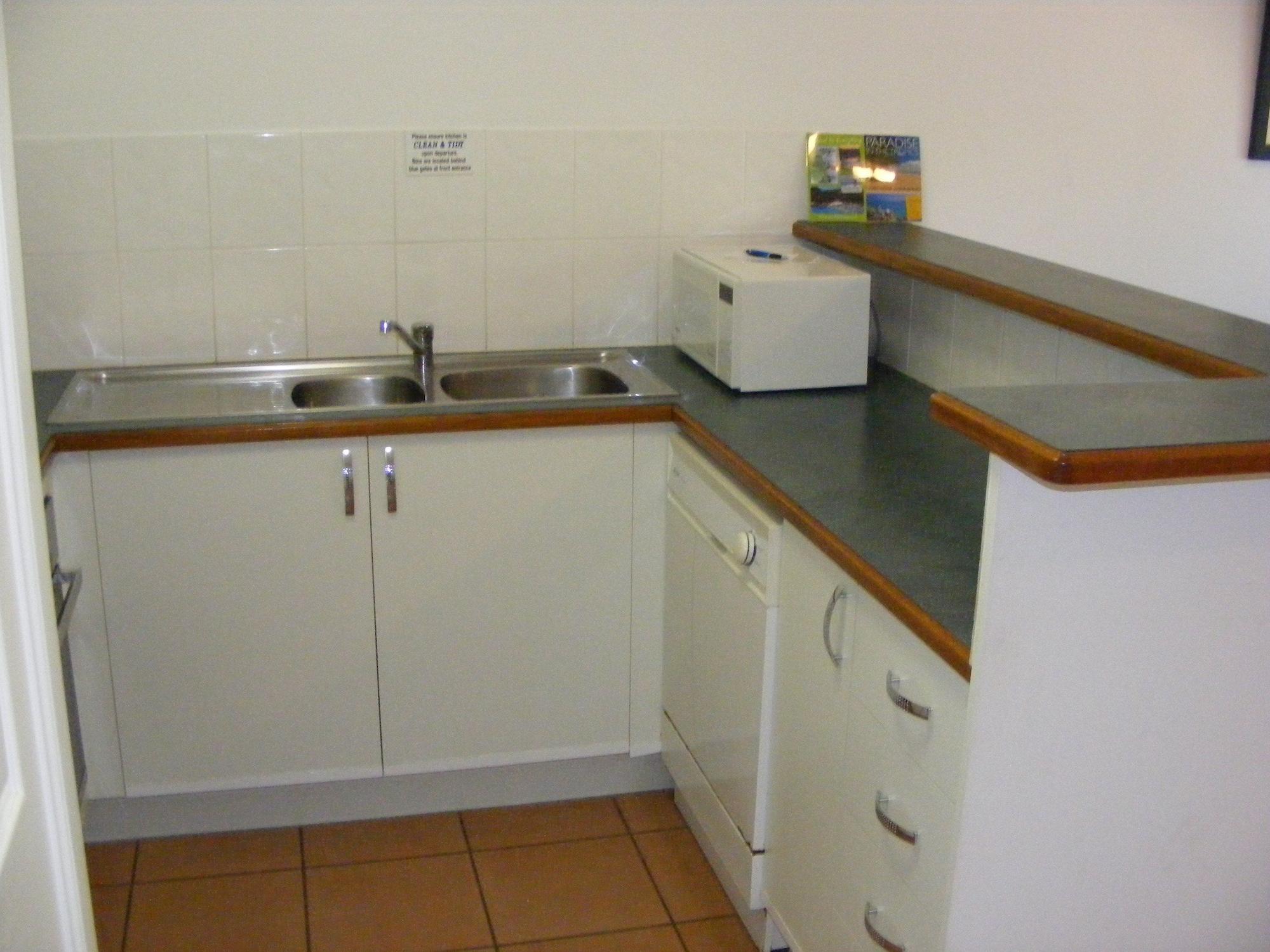The York Beachfront Holiday Apartments Yorkeys Knob Екстериор снимка