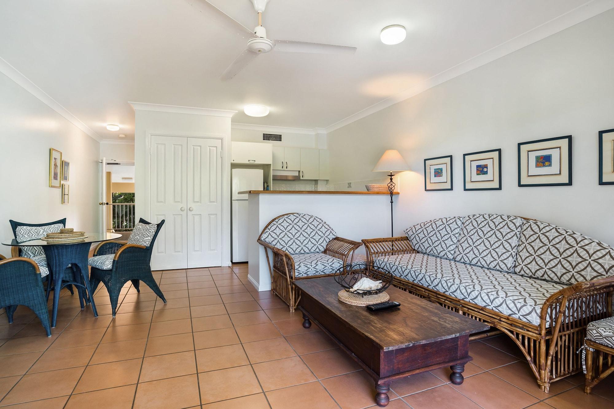 The York Beachfront Holiday Apartments Yorkeys Knob Екстериор снимка