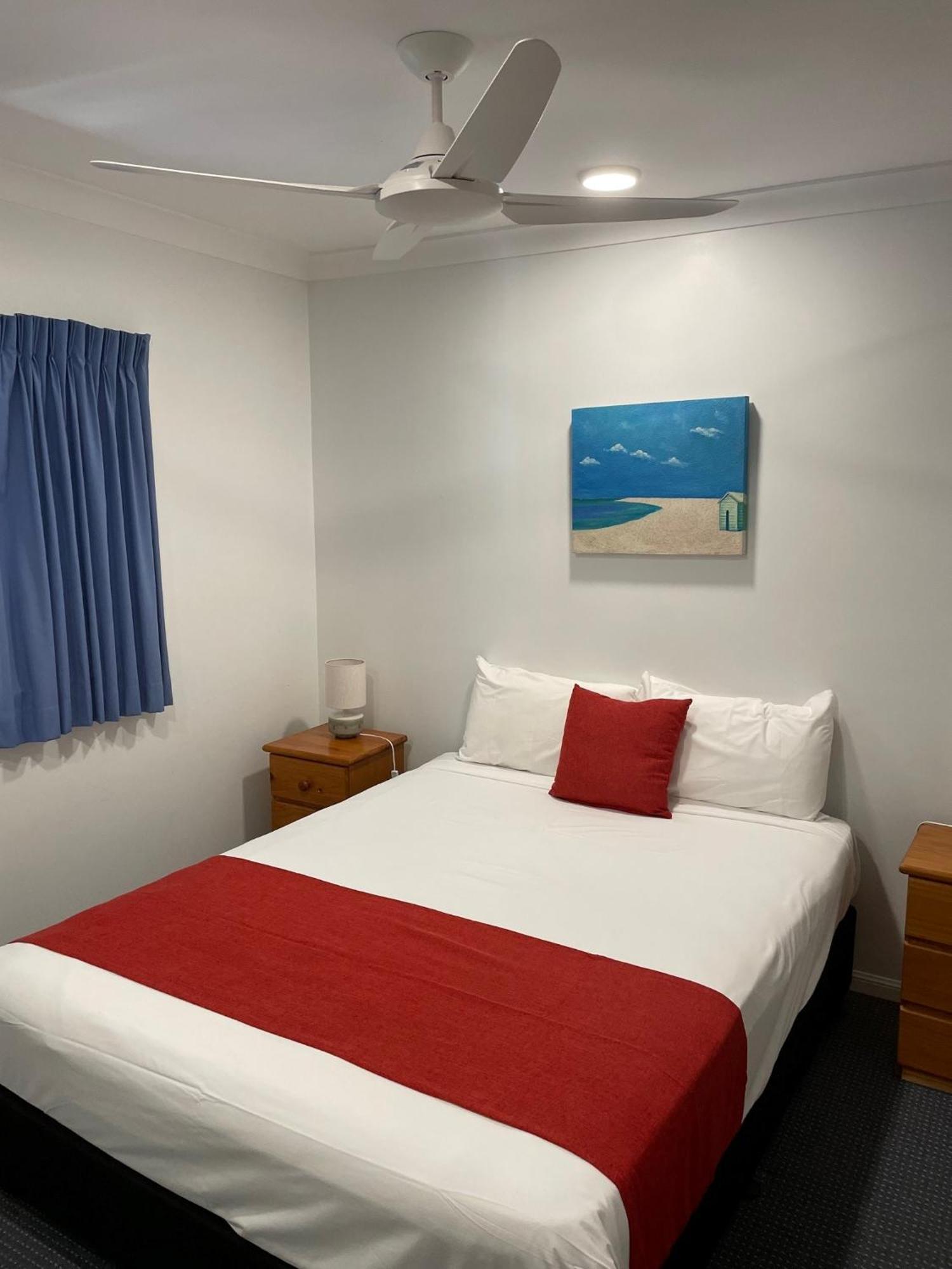 The York Beachfront Holiday Apartments Yorkeys Knob Екстериор снимка