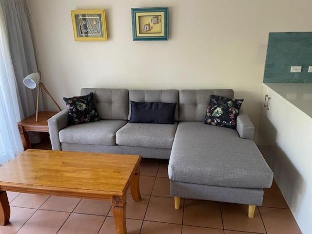 The York Beachfront Holiday Apartments Yorkeys Knob Екстериор снимка