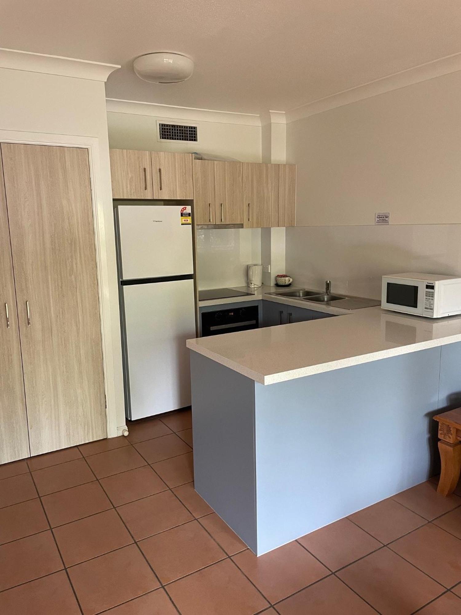 The York Beachfront Holiday Apartments Yorkeys Knob Екстериор снимка