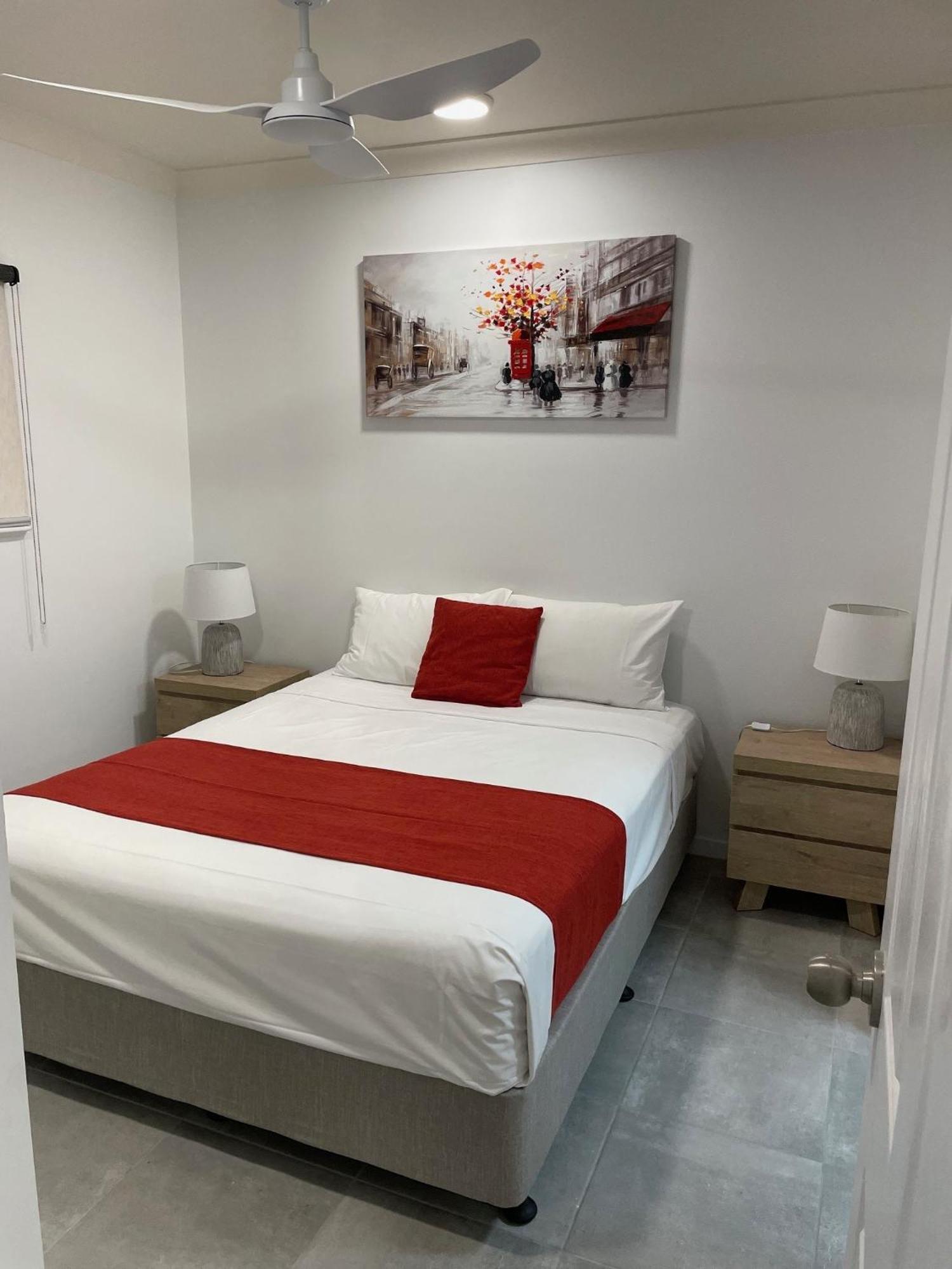 The York Beachfront Holiday Apartments Yorkeys Knob Екстериор снимка