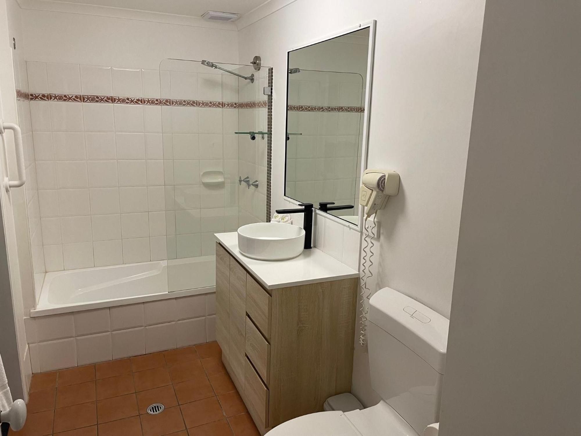 The York Beachfront Holiday Apartments Yorkeys Knob Екстериор снимка
