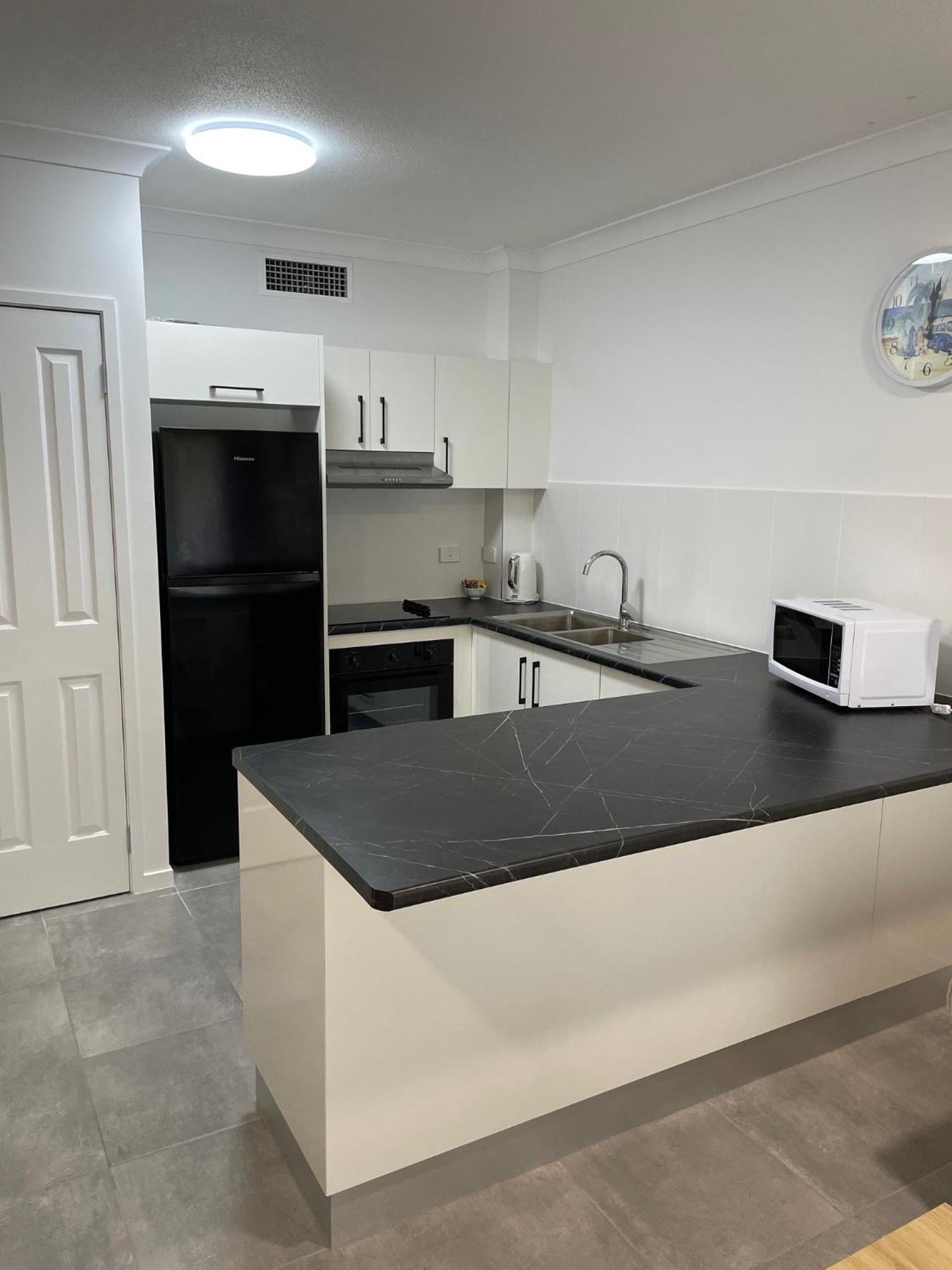 The York Beachfront Holiday Apartments Yorkeys Knob Екстериор снимка