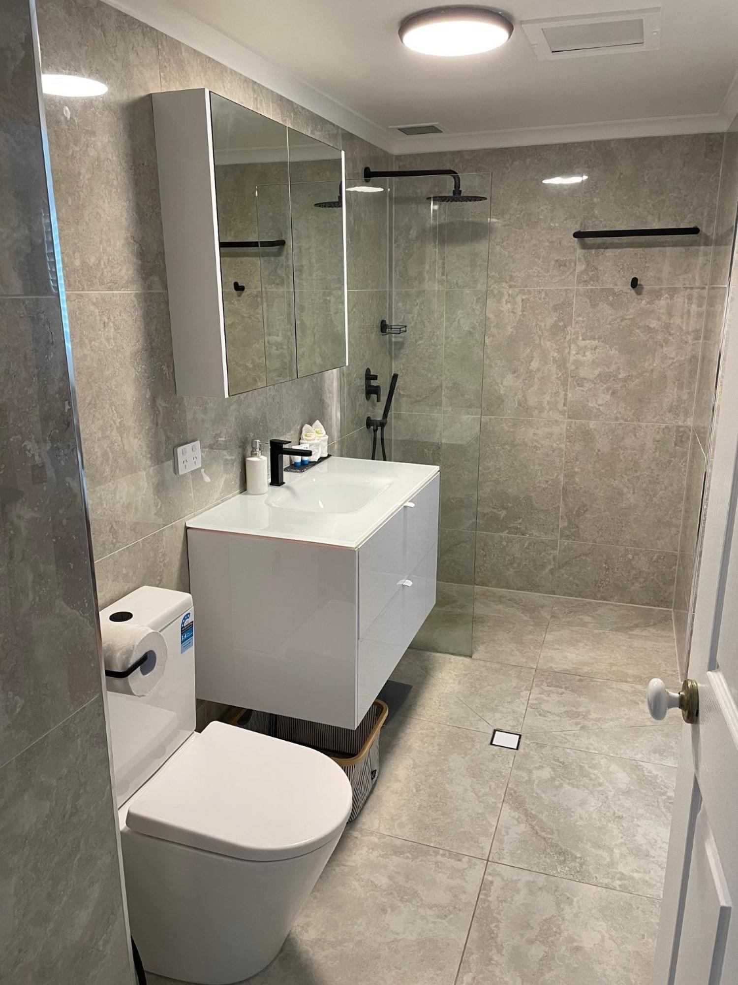 The York Beachfront Holiday Apartments Yorkeys Knob Екстериор снимка